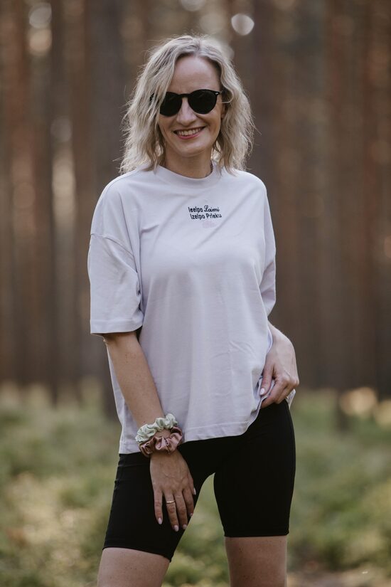 LAVANDAS OVERSIZE T-KREKLS IEELPO LAIMI