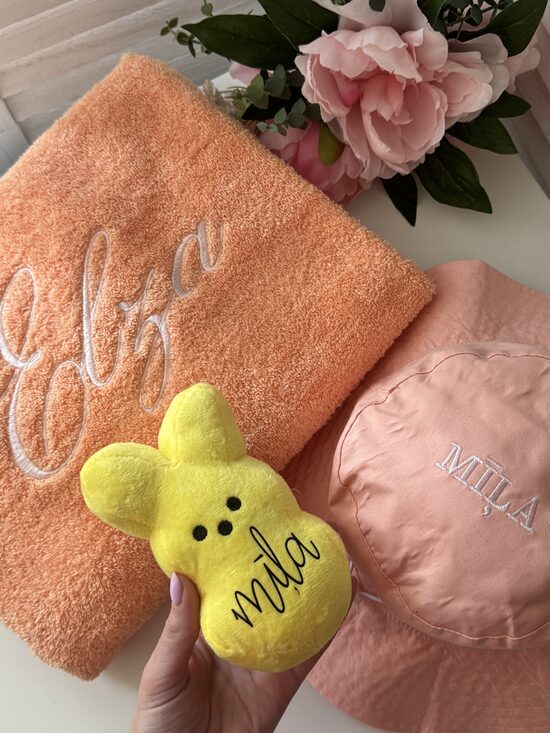 PERSONALIZĒTS PERSIKU KRĀSAS DVIELIS