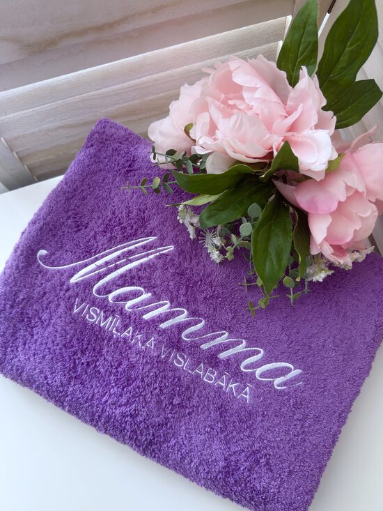 CERIŅU KRĀSAS DVIELIS MAMMAI