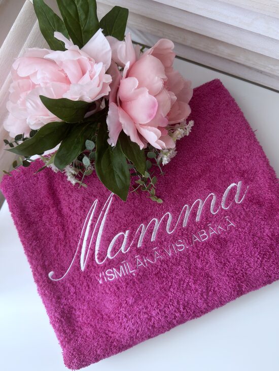 ROZĀ DVIELIS MAMMAI